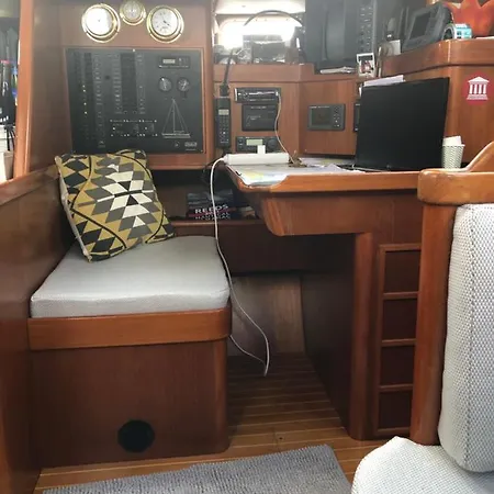 Botel Lyra ocean sailing yacht: Contest 48