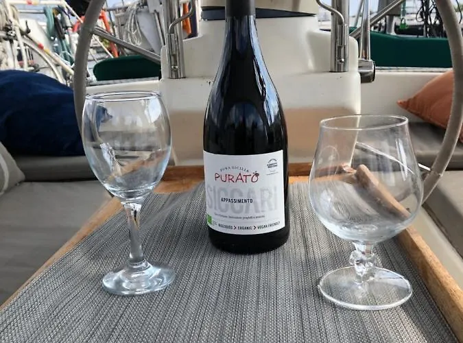 船屋 Enjoy Sailing From Hoorn To Dartmouth 1 May Till 13 May And From 15 May To Lissabon Arriving 27 May Or 29 Mai To Algarve Vilamoura Arriving 10 June *