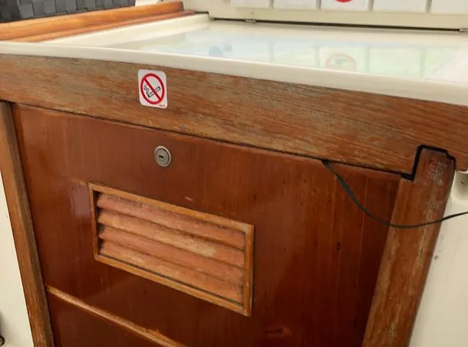 船屋 Enjoy Sailing From Hoorn To Dartmouth 1 May Till 13 May And From 15 May To Lissabon Arriving 27 May Or 29 Mai To Algarve Vilamoura Arriving 10 June *