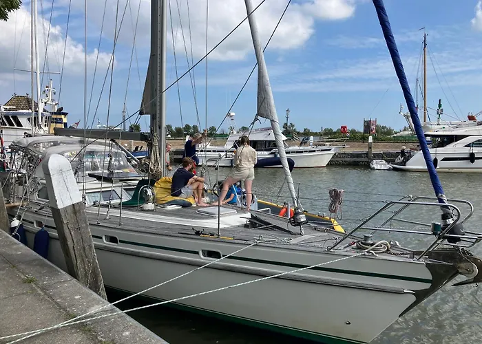 Enjoy Sailing From Hoorn To Dartmouth 1 May Till 13 May And From 15 May To Lissabon Arriving 27 May Or 29 Mai To Algarve Vilamoura Arriving 10 June 船屋 梅代姆里克