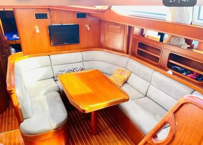 Enjoy Sailing From Hoorn To Dartmouth 1 May Till 13 May And From 15 May To Lissabon Arriving 27 May Or 29 Mai To Algarve Vilamoura Arriving 10 June *