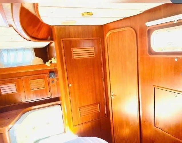 船屋 Enjoy Sailing From Hoorn To Dartmouth 1 May Till 13 May And From 15 May To Lissabon Arriving 27 May Or 29 Mai To Algarve Vilamoura Arriving 10 June 梅代姆里克