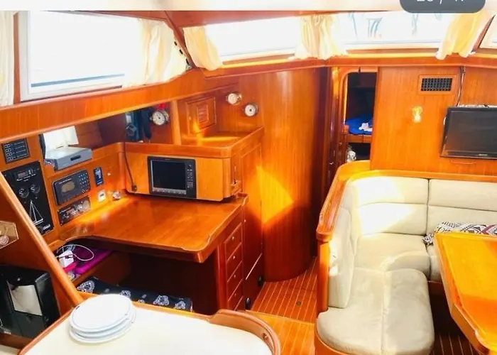 Enjoy Sailing From Hoorn To Dartmouth 1 May Till 13 May And From 15 May To Lissabon Arriving 27 May Or 29 Mai To Algarve Vilamoura Arriving 10 June *