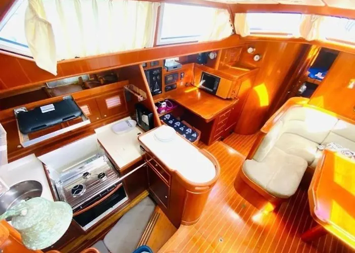 Enjoy Sailing From Hoorn To Dartmouth 1 May Till 13 May And From 15 May To Lissabon Arriving 27 May Or 29 Mai To Algarve Vilamoura Arriving 10 June