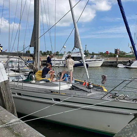 Enjoy Your On Board Of Lyra Sailing Yacht At Marina Portimao Or Marina Mogan Gc 船屋 梅代姆里克
